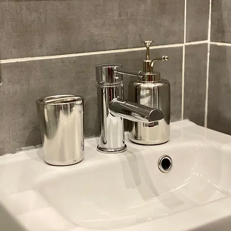 Suncity Bed & Breakfast 3*